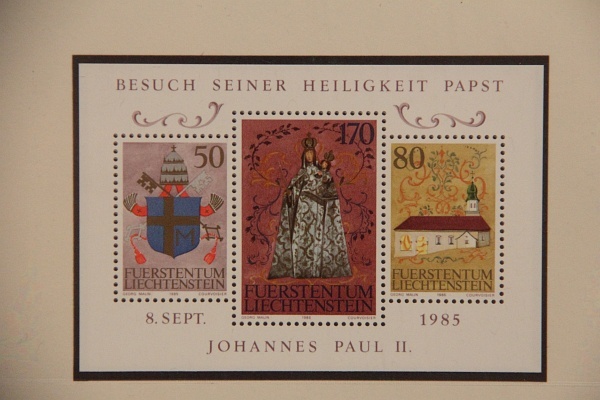 Jan Paweł II na znaczkach świata