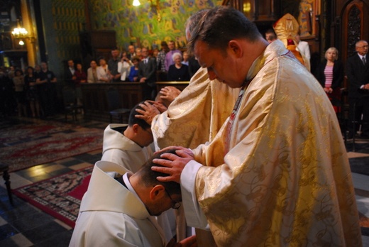 Święcenia kapłańskie franciszkanów