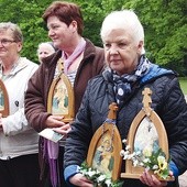  Pielgrzymi z wybrzeża przynieśli na Górę Chełmską 32 kapliczki. W naszej diecezji jest ich 100 