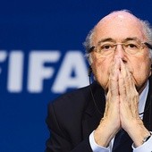 Sepp Blatter po raz piąty został wybrany na prezesa Międzynarodowej Federacji Piłki Nożnej. Niewiele wielkich organizacji na świecie jest obecnie dowodzonych przez tak kontrowersyjną, a zarazem utalentowaną osobę