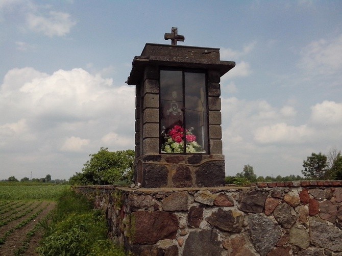 Przydrożne krzyże i figury Chrystusa