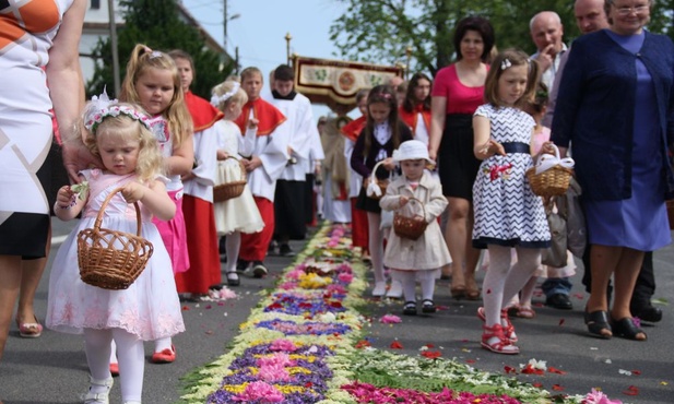 Pan Jezus idący po kwiatach