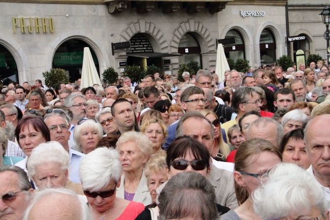 Boże Ciało w Krakowie - procesja z Wawelu na Rynek Główny - cz. 2