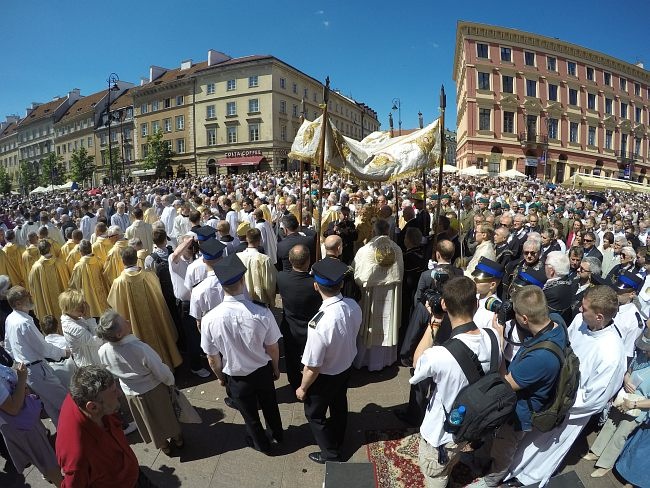 Tłumy szły za Chrystusem