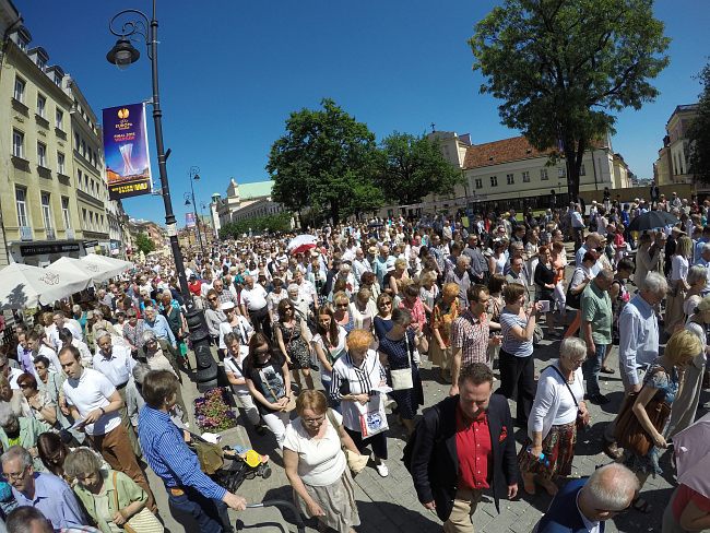 Tłumy szły za Chrystusem