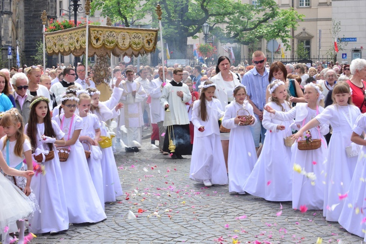 Boże Ciało - 1. i 2. ołtarz