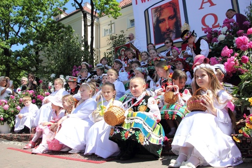 Procesja Bożego Ciała w Łowiczu, cz. II