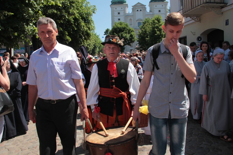 Procesja Bożego Ciała w Łowiczu, cz. I