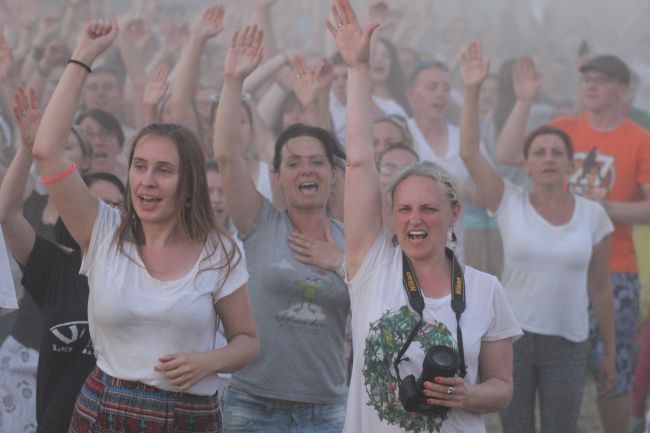 Lednica 2000 - Spotkanie Młodych 2015, część III