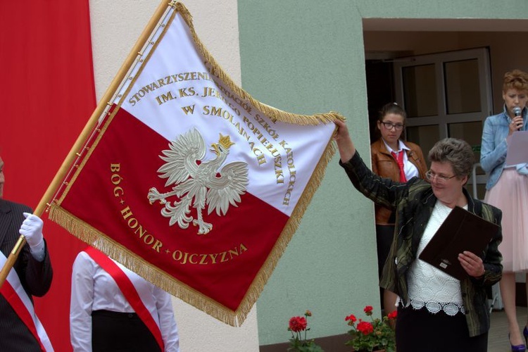 Nadanie imienia bł. ks. Jerzego Popiełuszki gimnazjum w Smolajnach