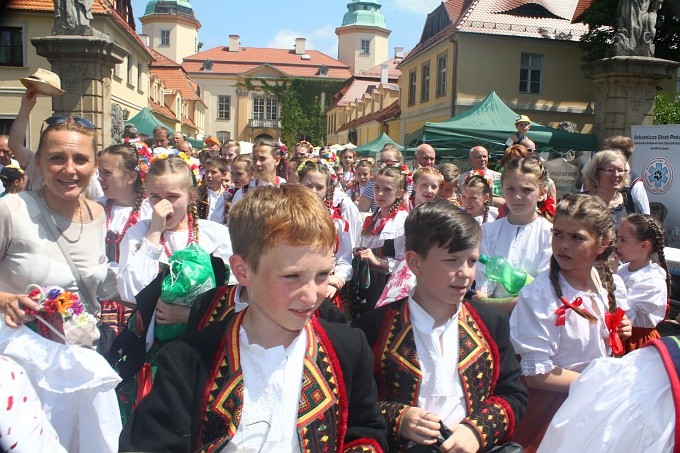 Najlepiej poza rządem