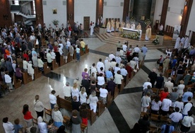 Czerwiec jest w parafiach miesiącem pożegnań i powitań. W tym roku miejsce posługi zmieni 67 wikariuszy naszej archidiecezji.