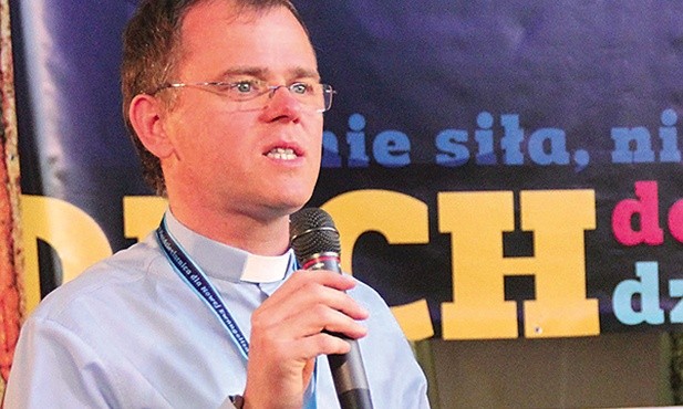  Ks. Artur Godnarski jest sekretarzem Zespołu KEP ds. Ewangelizacji i przełożonym Wspólnoty św. Tymoteusza w Gubinie