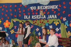 Uczniowie Szkoły Podstawowej w Dębowej Górze obchodzili Święto Patrona