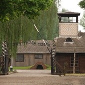 Dwaj Anglicy próbowali okraść Auschwitz 