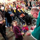 Na pielgrzymce nie zabrakło rodzin z dziećmi. Wśród nich byli uczestnicy trzydniowych rekolekcjidla małżeństw „Ważne, pilne, konieczne, czyli o priorytetach w małżeństwie”, które poprowadziła wspólnota Chemin Neuf  