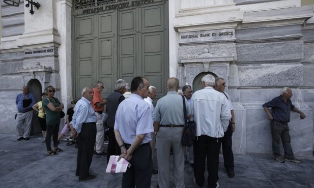 Bankomaty w Atenach zaczęły ponownie działać