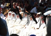 Obecnie w klasztorze zamieszkuje 15 sióstr. Kiedyś zamknięte w klauzurze, dziś coraz częściej biorą udział w uroczystościach z udziałem świeckich  