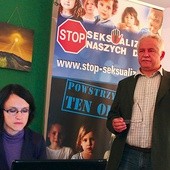 Magdalena Czarnik i Grzegorz Strzemecki przekonują że rodzice muszą  się organizować do walki z autodestrukcyjną ideologią