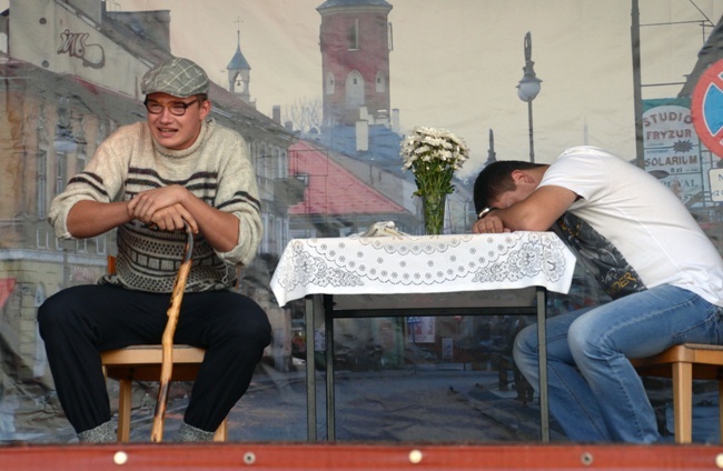 "Lepsza połowa, czyli potyczki z aniołem" - spektakl w Lipie