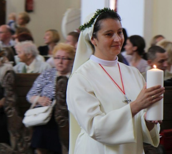 Śluby wieczyste sióstr ze Zgromadzenia Jezusa Miłosiernego