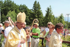   Bp Roman Pindel przewodniczył na Groniu modlitwie dziękczynnej pielgrzymów