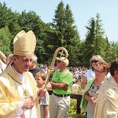   Bp Roman Pindel przewodniczył na Groniu modlitwie dziękczynnej pielgrzymów