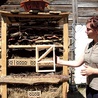  – Samodzielnie wykonany domek dla owadów to wielka frajda  – przekonuje Justyna Dajer