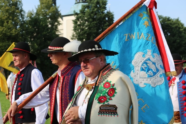 Jubileuszowy hołd dla MB Rychwałdzkiej - cz. 2