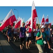 Pielgrzymka piesza to także lekcja patriotyzmu