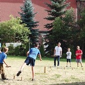 Wystarczy pomysłowość dorosłych, by dzieciom się nie nudziło  