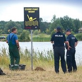 Nad Zalewem Żyrardowskim pojawiła się tablica ostrzegawcza