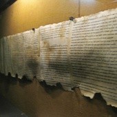 Zaczęto odczytywać "puste" fragmenty "rękopisów z Qumran"