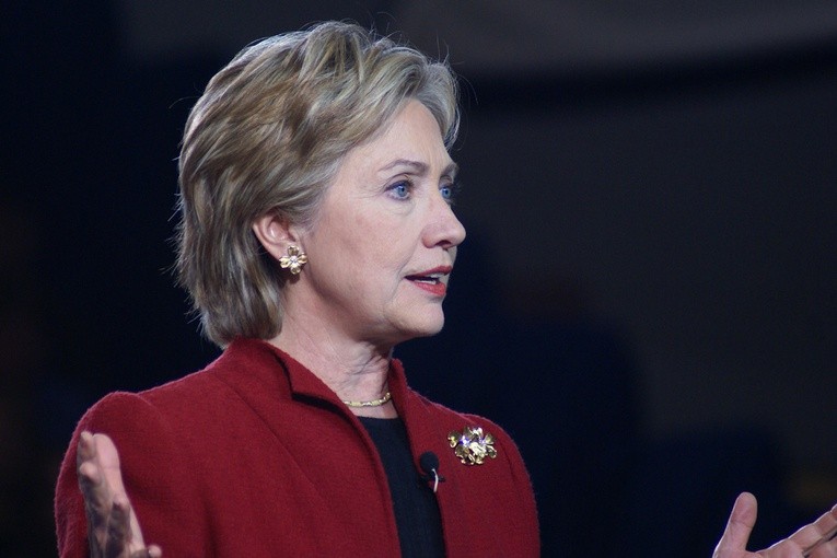 Clinton będzie się tłumaczyć z ataku w Libii