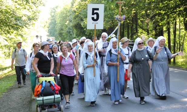 Tańczący z pielgrzymami