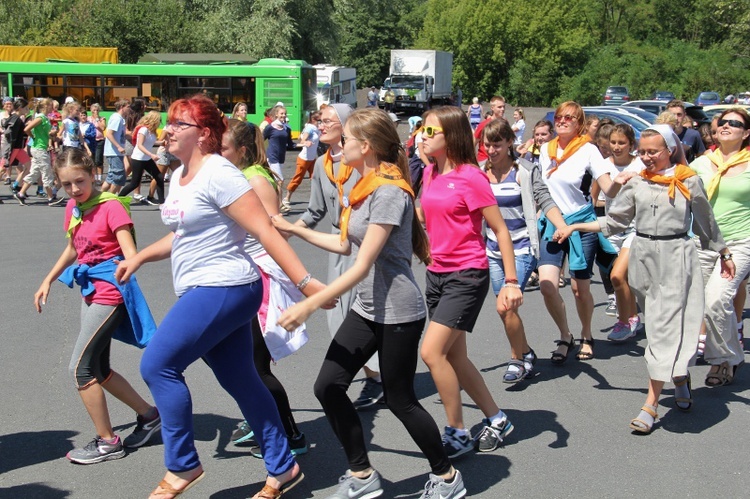 70. Pielgrzymka Rybnicka - dzień drugi - w tańcu