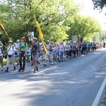 70. Pielgrzymka Rybnicka - dzień drugi - w drodze