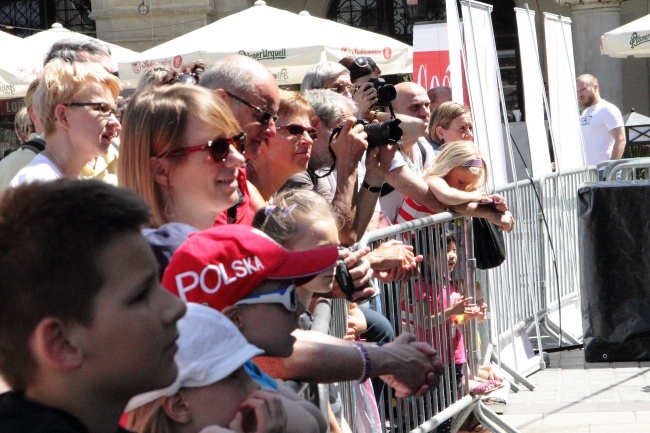 Pokazy tańców dworskich na Rynku Głównym