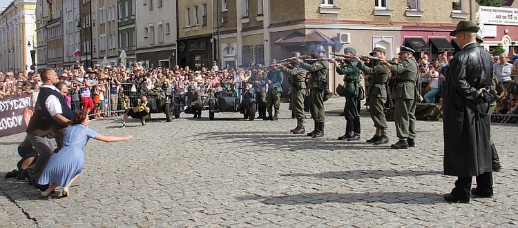 Inscenizacja powstania warszawskiego