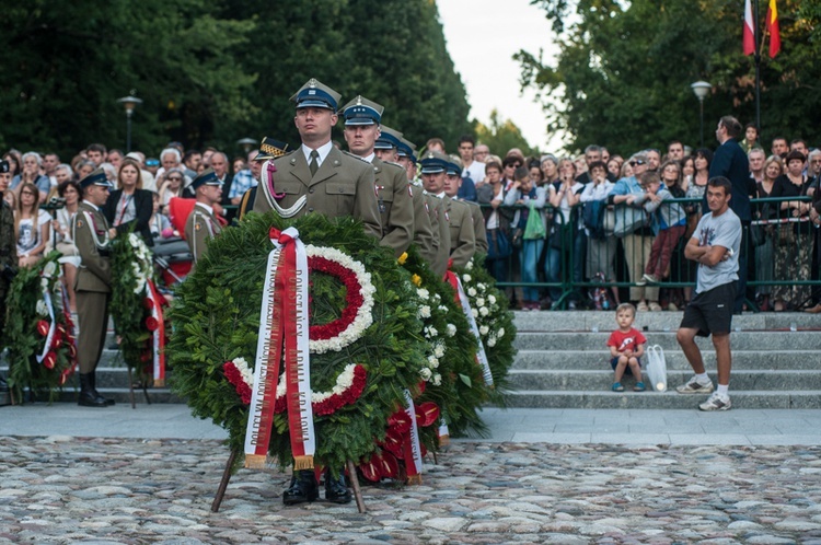 Msza św. na  Cmentarzu Powstańców Warszawy