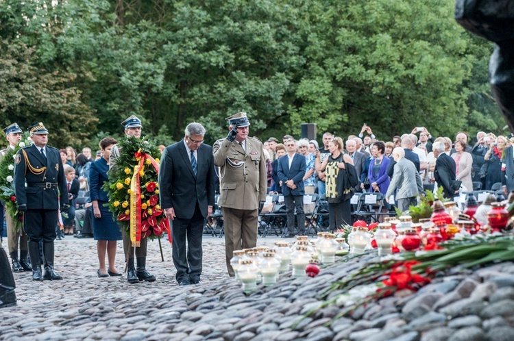 Msza św. na  Cmentarzu Powstańców Warszawy