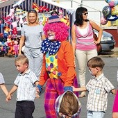 Dzieciom podobało się spotkanie z artystami cyrkowymi 