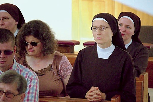  Niewidomymi opiekują się siostry franciszkanki z Lasek