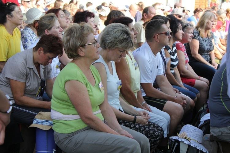 24. Piesza Pielgrzymka Diecezji Bielsko-Żywieckiej na Jasną Górę - w Hałcnowie