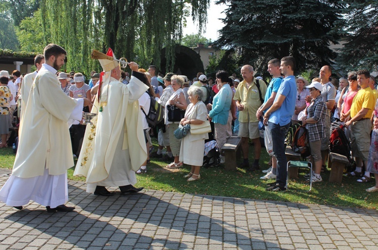 24. Piesza Pielgrzymka Diecezji Bielsko-Żywieckiej na Jasną Górę - w Hałcnowie