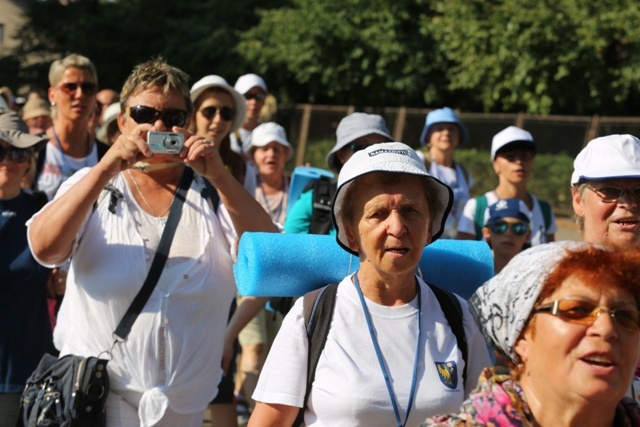 14. Pielgrzymka Dekanatu Czechowickiego w drodze na Jasną Górę