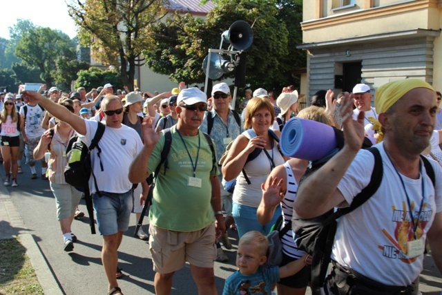 14. Pielgrzymka Dekanatu Czechowickiego w drodze na Jasną Górę