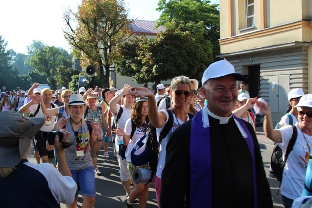 14. Pielgrzymka Dekanatu Czechowickiego w drodze na Jasną Górę