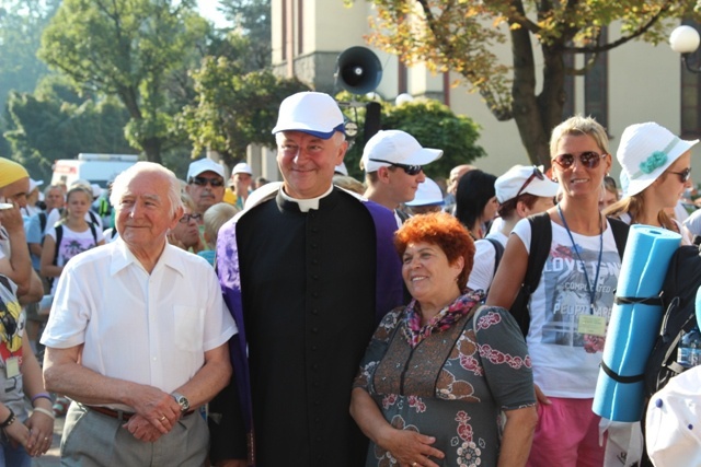 14. Pielgrzymka Dekanatu Czechowickiego w drodze na Jasną Górę