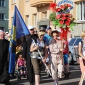 Kolumna czechowickich pielgrzymów wyruszyła spod kościoła NMP Królowej Polski